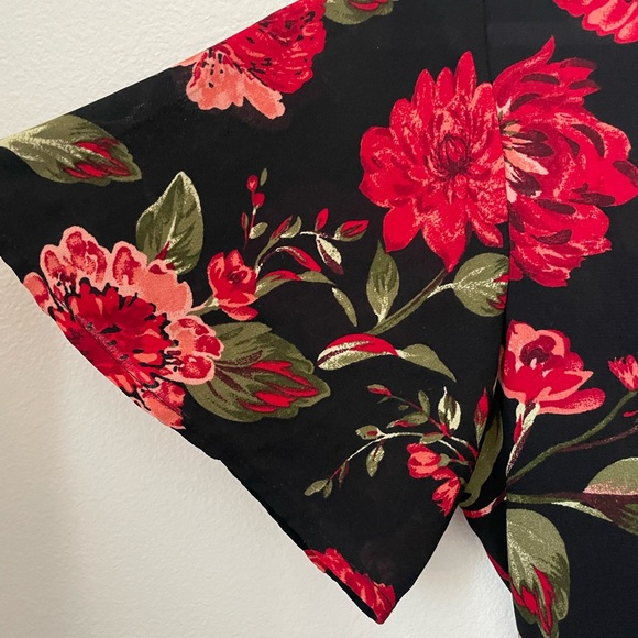 Forever 21 Contemporary Gorgeous Black & Red Floral Tie Wrap Dress Size Large - Picture 7 of 8